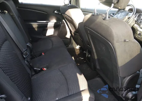 2015 Dodge Journey Sxt z USA, uszkodzony, nr VIN 3C4PDCBB7FT736688